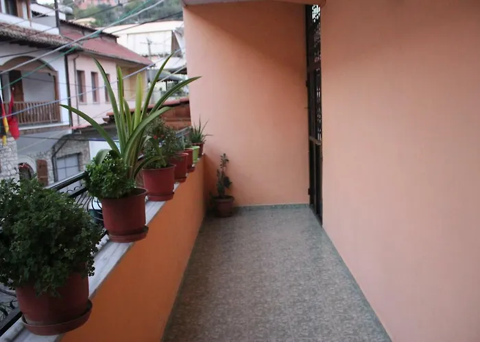 Unejs Apartment